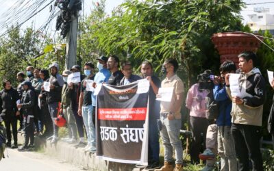 एन्फा मुख्यालयमा खेलाडीको प्रदर्शन, लाग्यो नारा– फुटबलले नै दिन्छ गाँस, एन्फासँग छैस आश