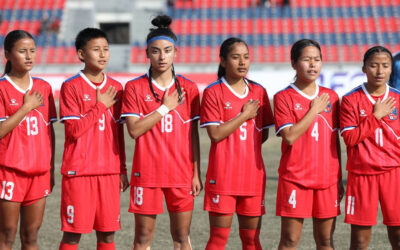 यू-१९ महिला साफमा नेपालले बङ्गलादेशसँग खेल्दै